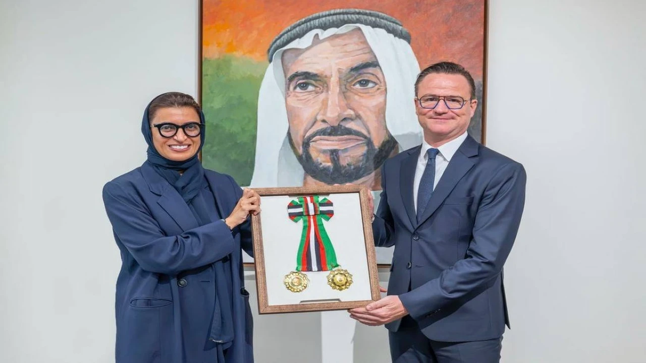 رئيس الدولة يكرّم سفير بلجيكا بوسام الاستقلال من الطبقة الأولى